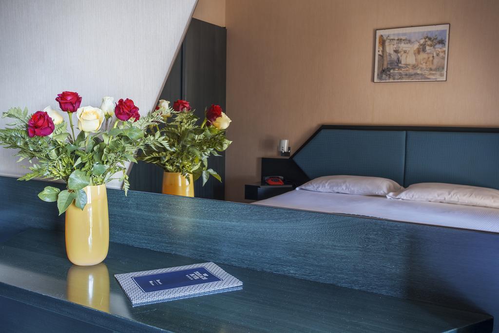 Tre Laghi Hotel Nebbiuno Rum bild