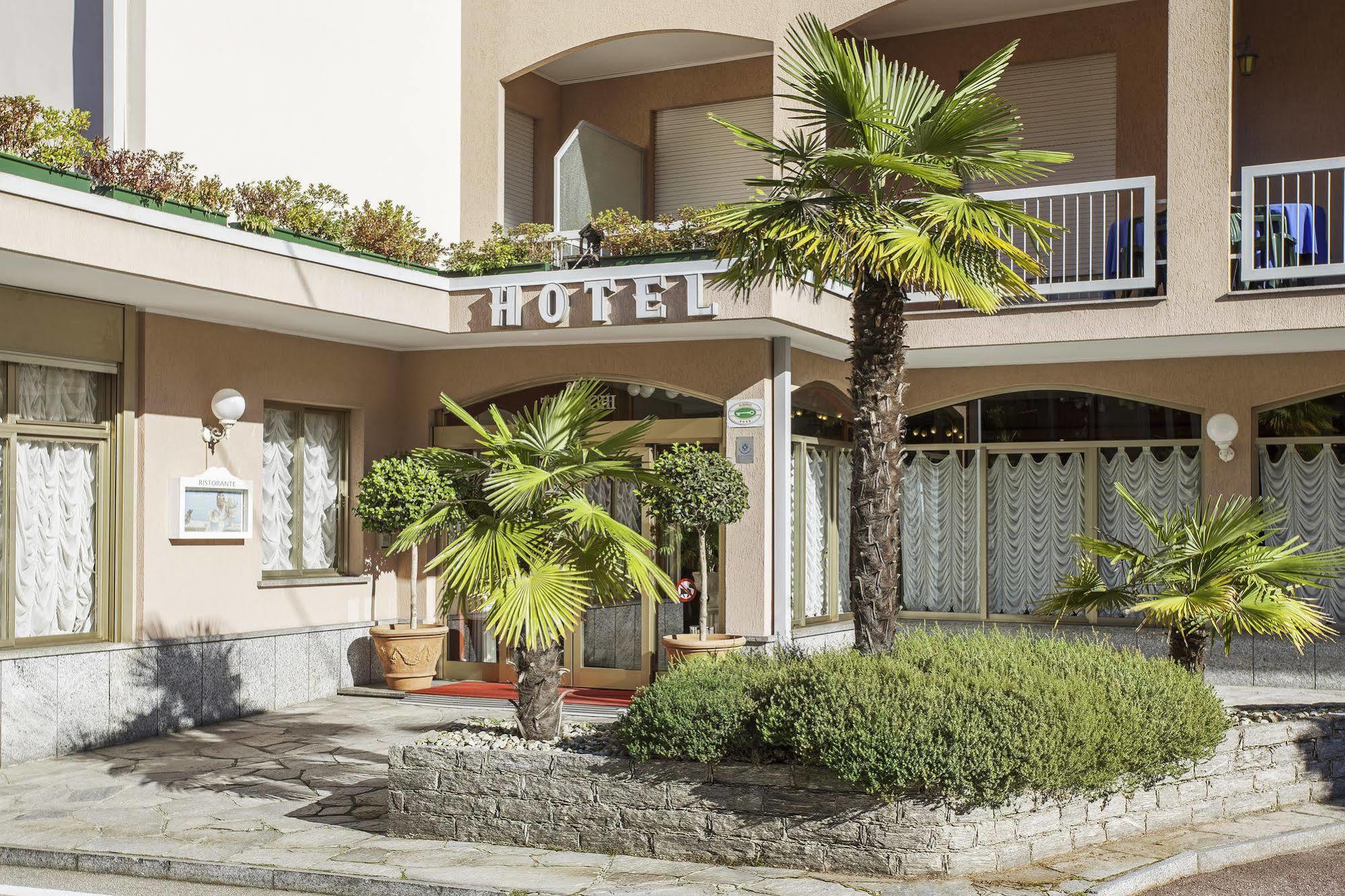 Tre Laghi Hotel Nebbiuno Exteriör bild