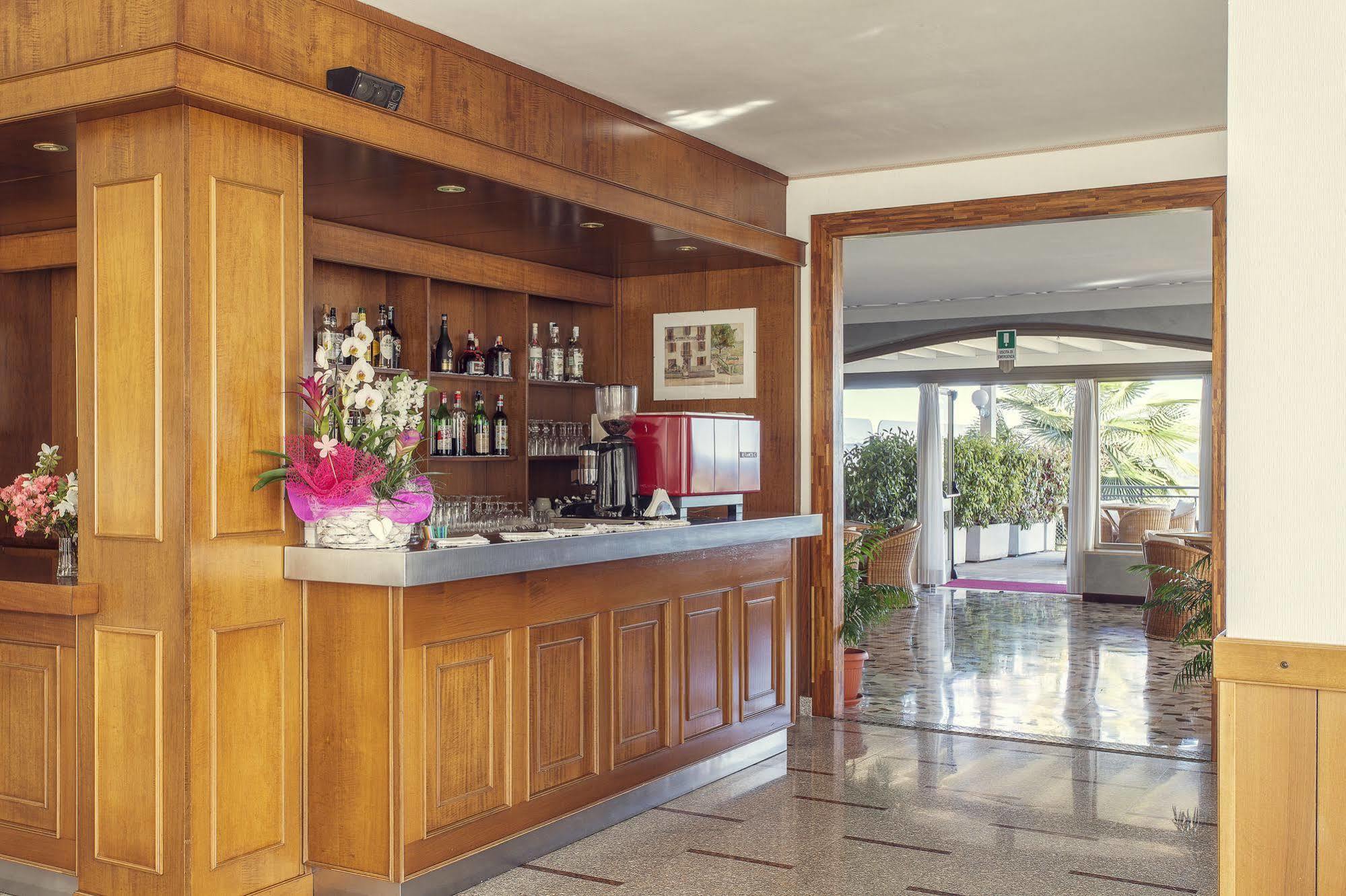 Tre Laghi Hotel Nebbiuno Exteriör bild